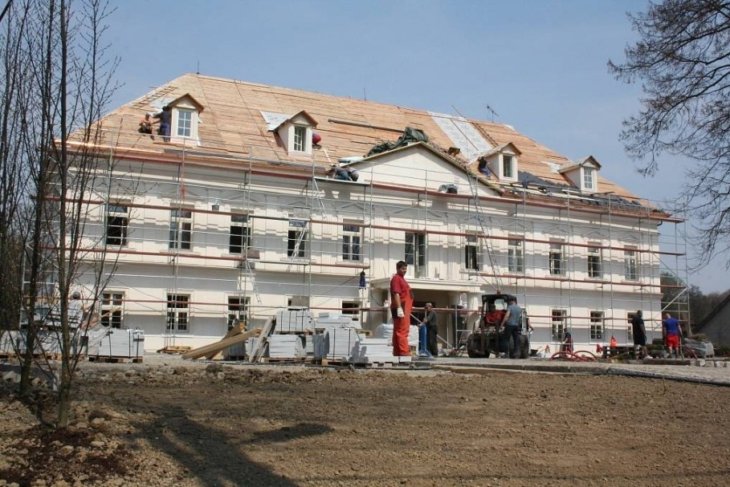 zamek petrovice