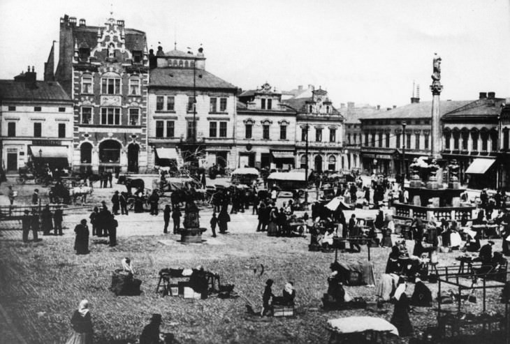 1900