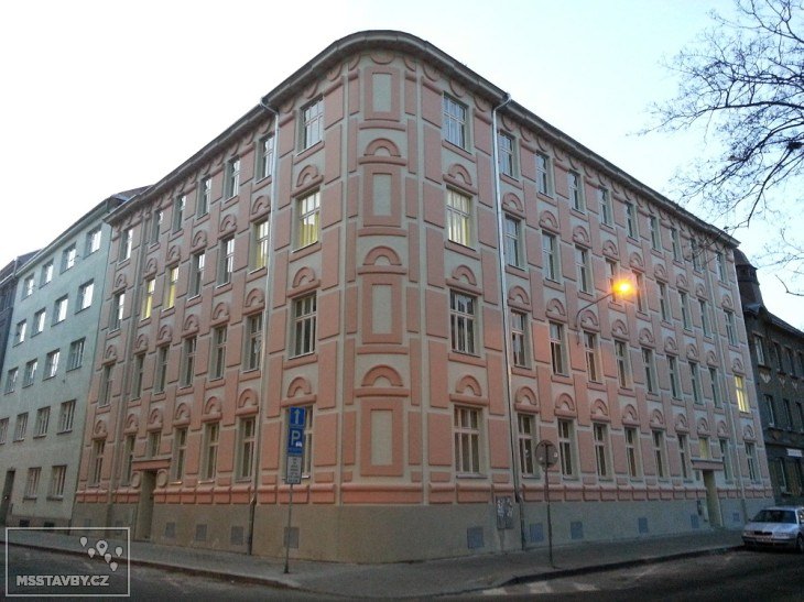 husova 1