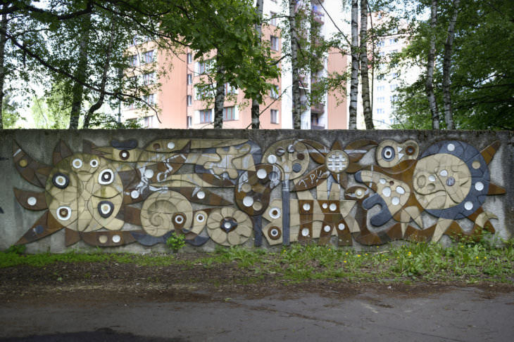 Pavel Hanzelka: největší z dekorativních stěn v Bělském lese, 1973 (foto Roman Polášek)