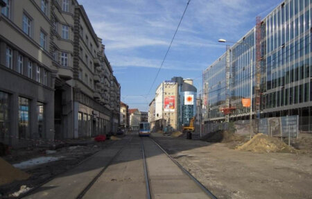 tram zastavka karolina