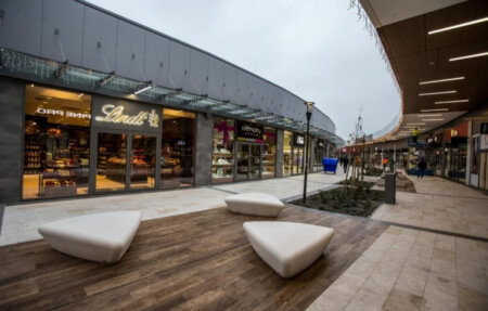 outlet arena