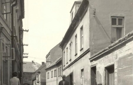 650000-25-Od-kostela-k-radnici