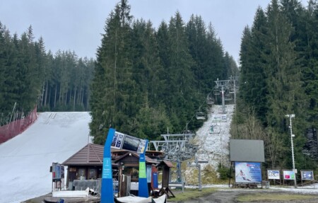 lanovka bílá