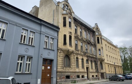 u tiskarny