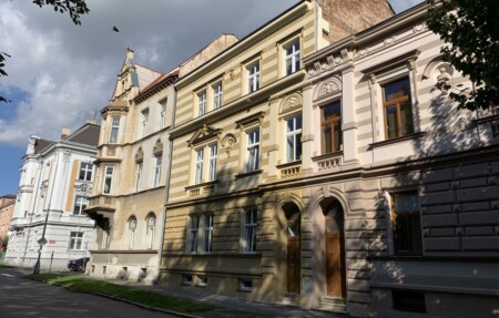 husova opava