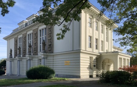 knihovna petra bezruce