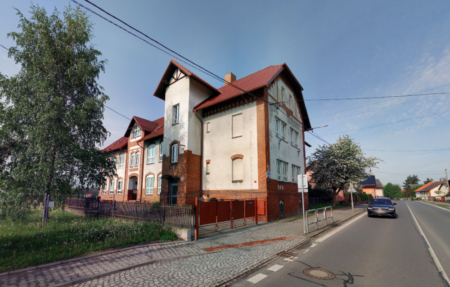 cervena skola dolni benesov