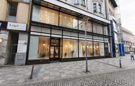 Rekonstruovaný parter na ulici 28.října v centru Ostravy.