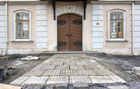 Rekonstrukce zpevněných ploch v zámku Studénka, sídla Vagonář