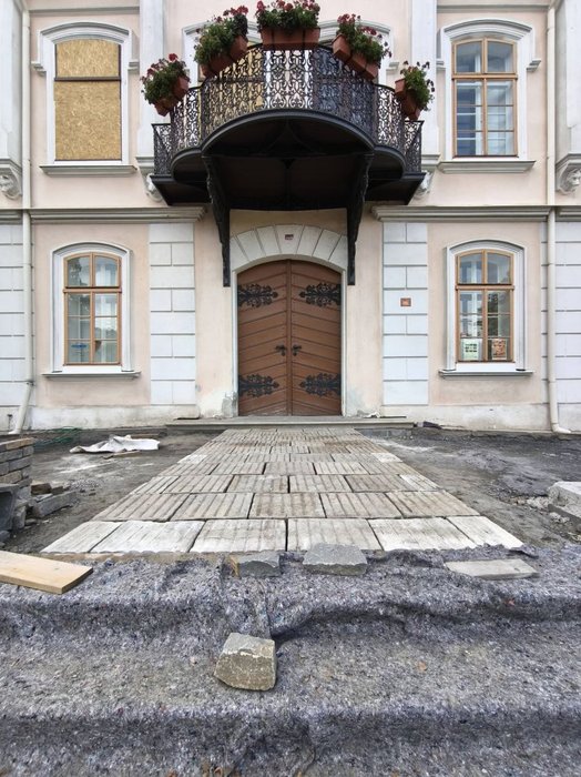 Rekonstrukce zpevněných ploch v zámku Studénka, sídla Vagonář