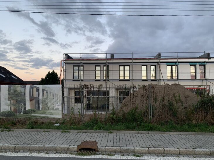 fotografie výstavby řadových domů metodou two by four ostrava nová bělá