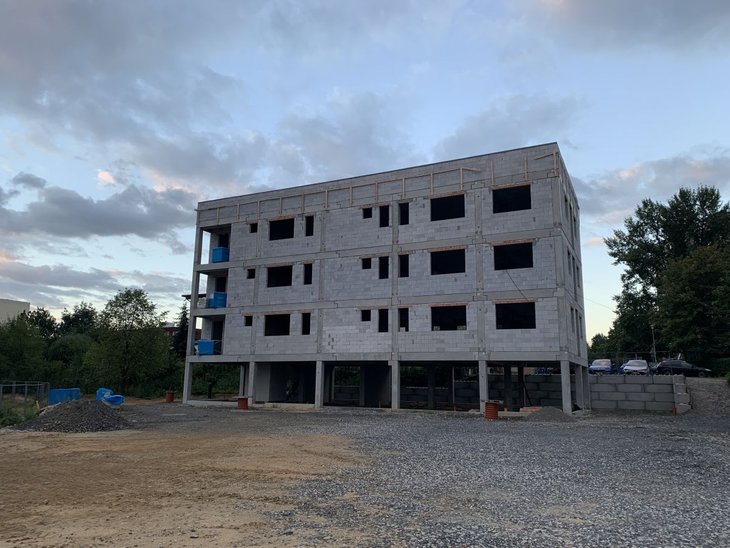 pohled na stavbu zdravotniho stredsika mediland ostrava bělský les
