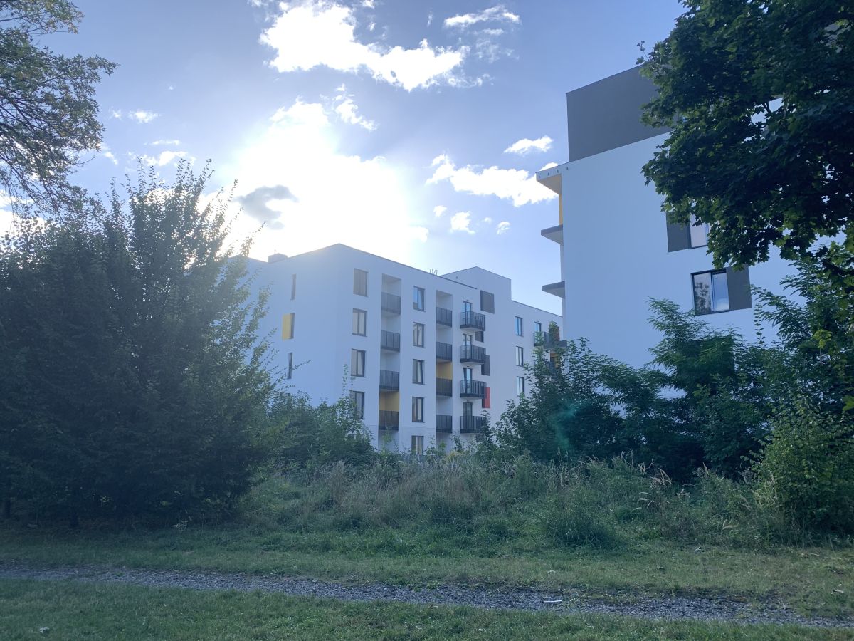 fotografie výstavby komplexu bytových domů v Ostravě, ulice Výstavní