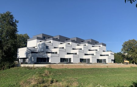 Fotografie novostavby bytového domu Kaskády v Novém Jičíně.