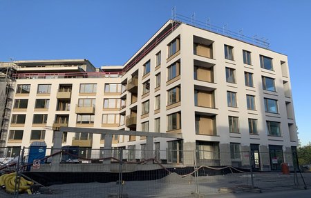 Fotografie výstavby bytového domu Rezidence Karolina v centru Ostravy.