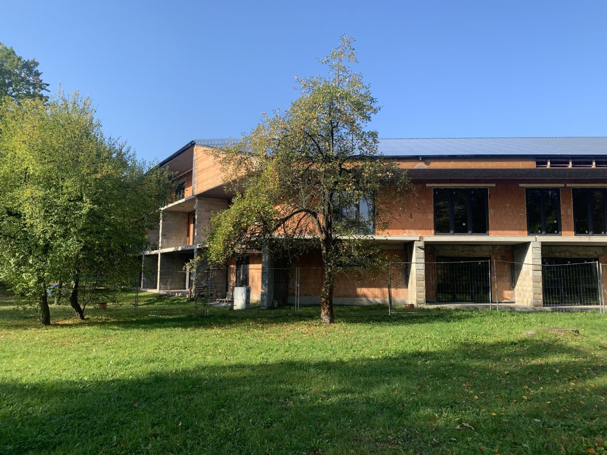 Novostavba rezidence ve Studénce.