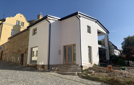 Nová galerie / výstavní prostor v Bílovci.